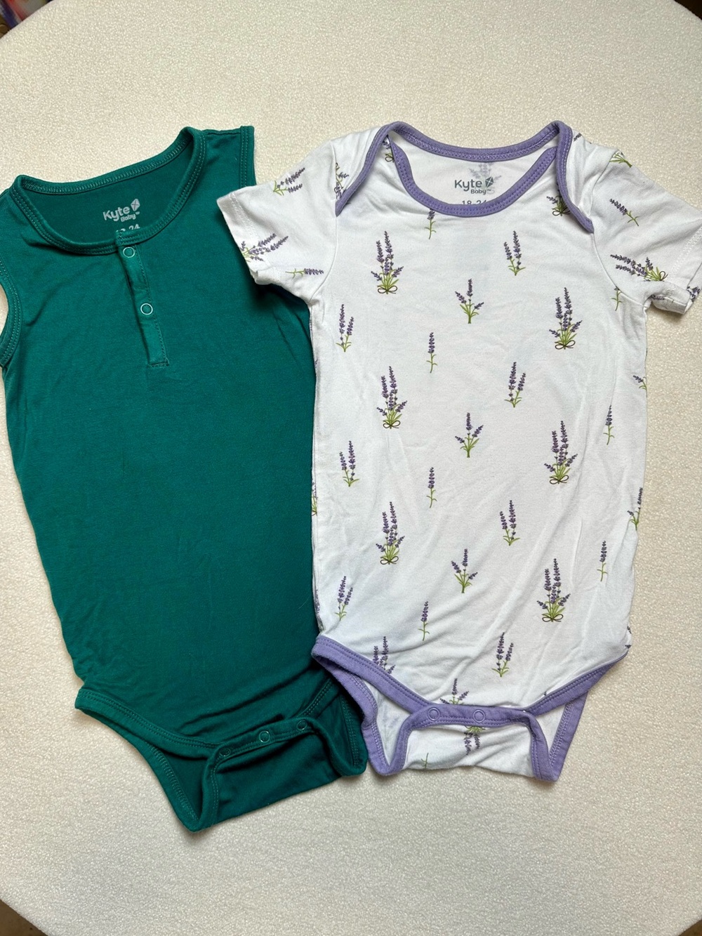 Kyte BABY Teal Sleeveless Bodysuit and Lavender Floral Short Sleeve Bodysuit